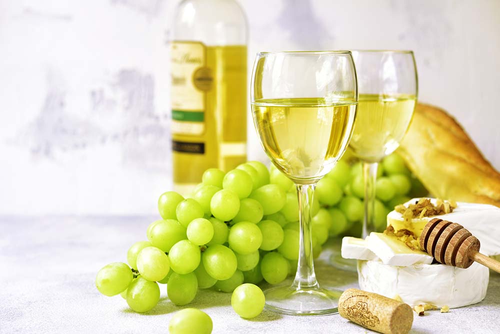 https://www.vins.be/blog-images/bien-servir-vin-blanc.jpg